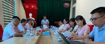 Đoàn giám sát HĐND huyện làm việc với Phòng giao dịch Ngân hàng CSXH huyện Tuần Giáo