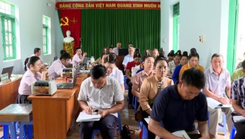 Thực hiện hợp đồng ủy thác đã ký kết giữa các Hội, Đoàn thể xã