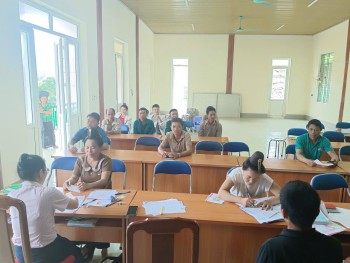 Ngân hàng Chính sách xã hội Tuần Giáo tỉnh Điện Biên tổ chức đối chiếu, phân loại nợ năm 2025 trên địa bàn các xã.