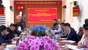 Đoàn kiểm tra của tỉnh giám sát công tác rà soát hộ nghèo, hộ cận nghèo tại xã Quài Tở